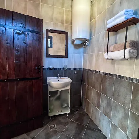 Луксозна вила Rhodonest *